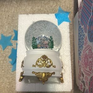 NEW Taylor Swift Lover Snowglobe